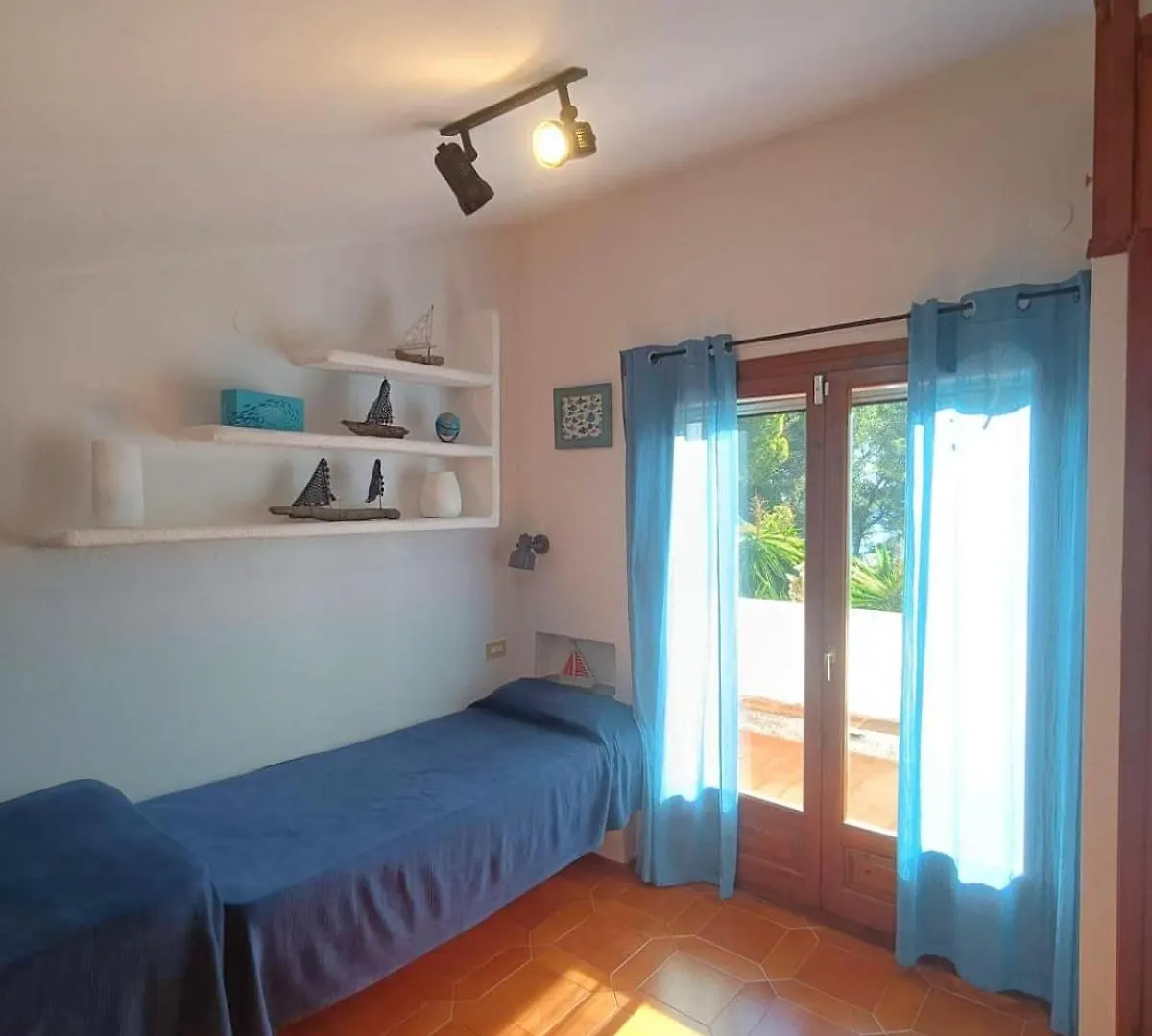 Alojamiento Entero Vivienda En Les Tres Cales