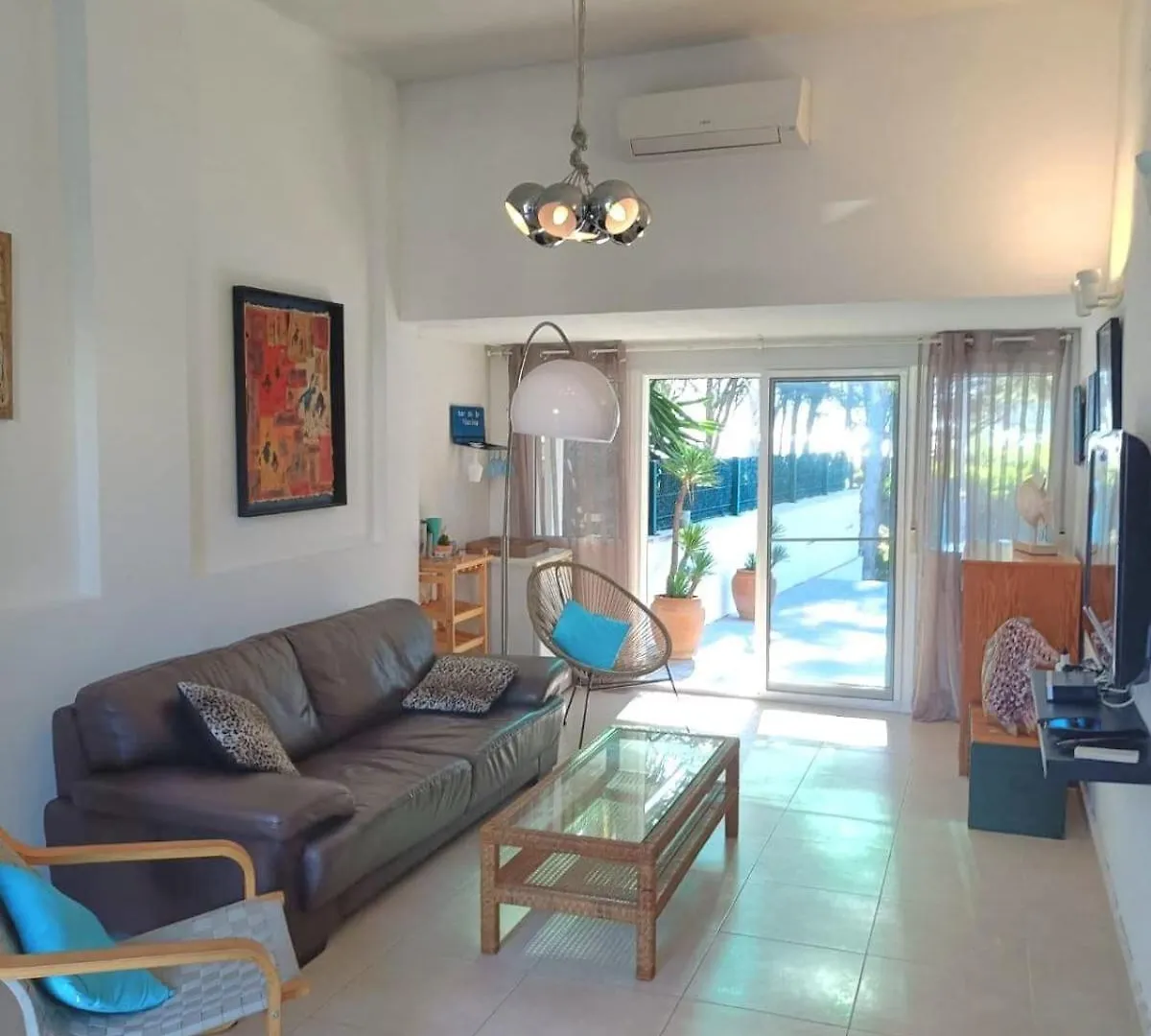 Alojamiento Entero Vivienda En Les Tres Cales